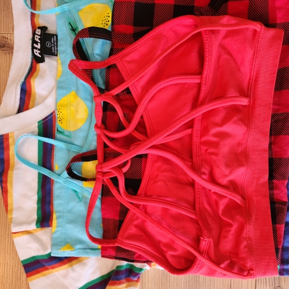 Tank/Tee Lot, size S/M - Picture 2 of 5